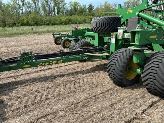 Image of John Deere 1895 equipment image 2