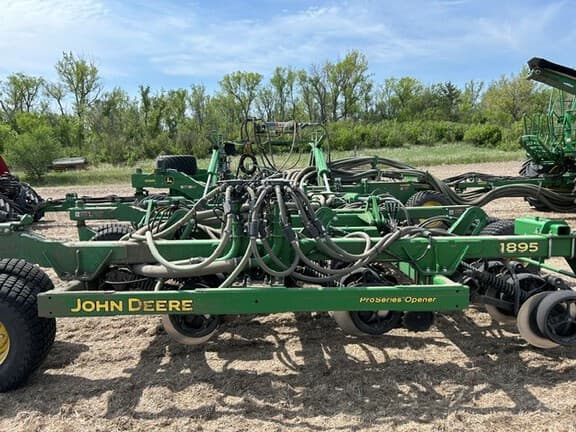Image of John Deere 1895 equipment image 3