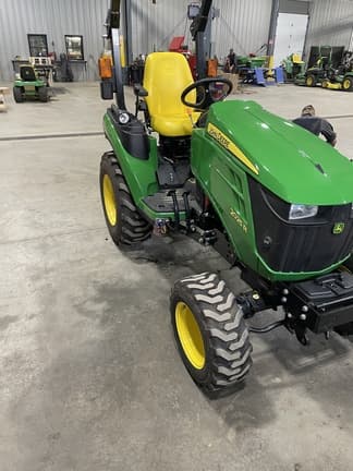 Image of John Deere 2025R Image 1