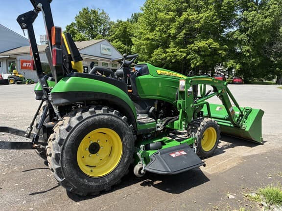 Image of John Deere 2025R equipment image 4