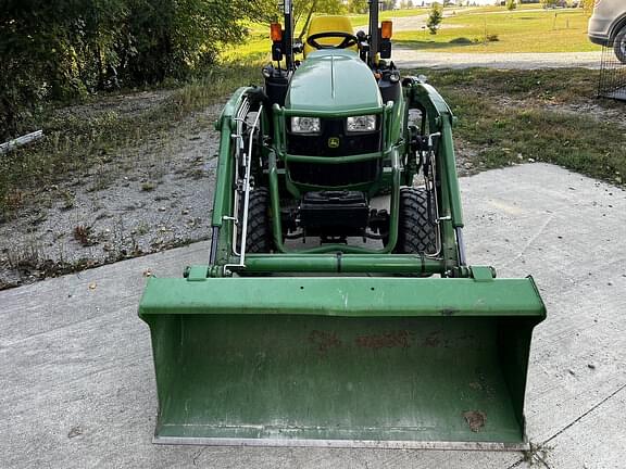 Image of John Deere 2025R equipment image 1