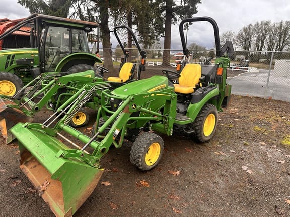 2018 John Deere 2025R Equipment Image0