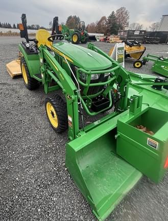 Image of John Deere 2032R equipment image 2
