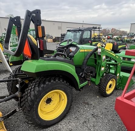 Image of John Deere 2032R equipment image 1