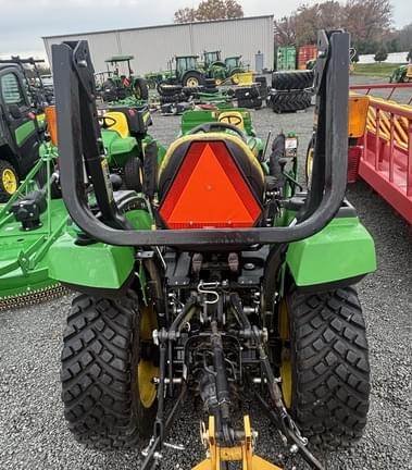 Image of John Deere 2032R equipment image 3