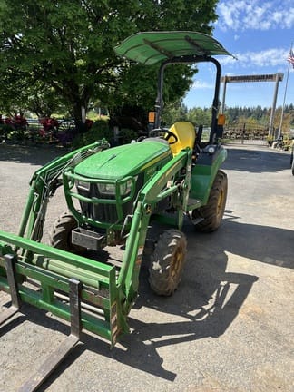 2018 John Deere 2032R Equipment Image0