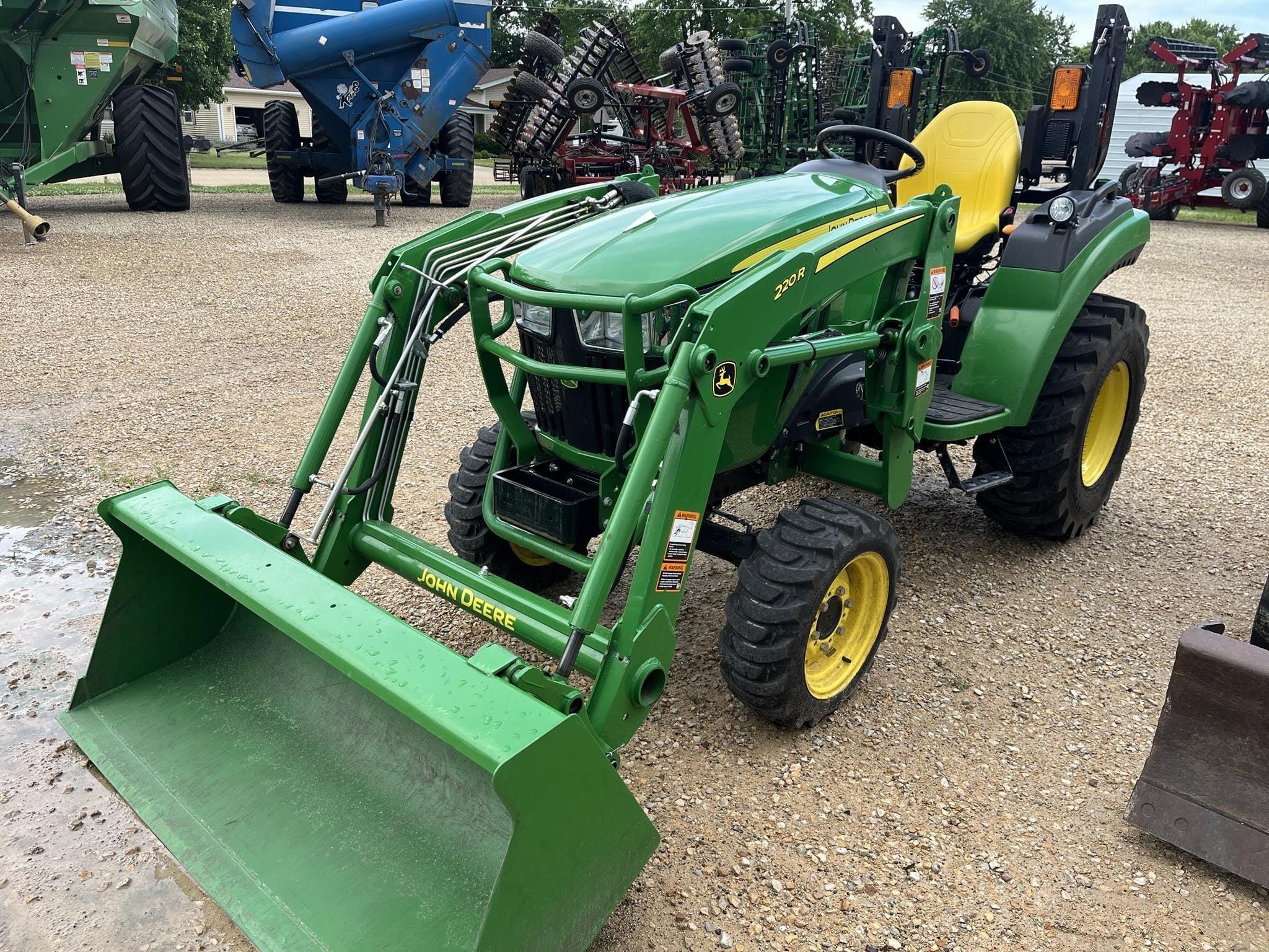2018 John Deere 2038R Equipment Image0