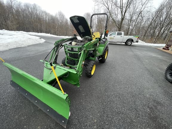 Image of John Deere 2038R equipment image 2