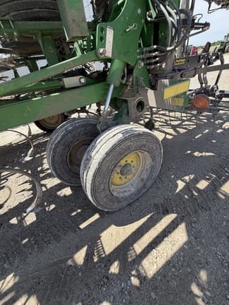 Image of John Deere 2230 equipment image 4