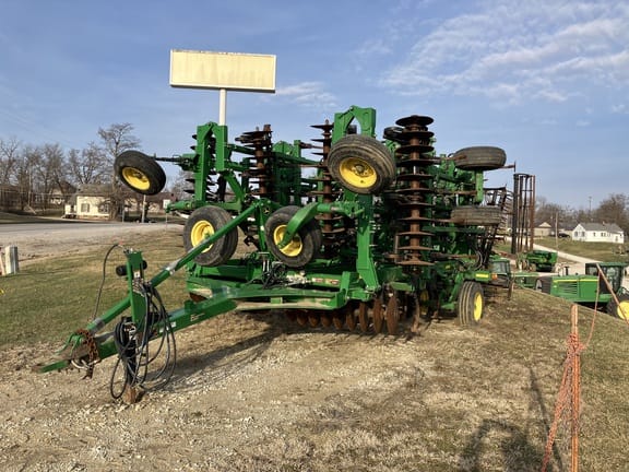 2018 John Deere 2330 Equipment Image0
