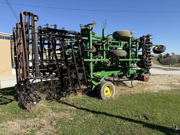 Image of John Deere 2330 equipment image 3