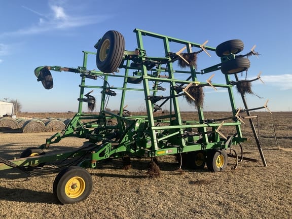 2018 John Deere 2410 Equipment Image0
