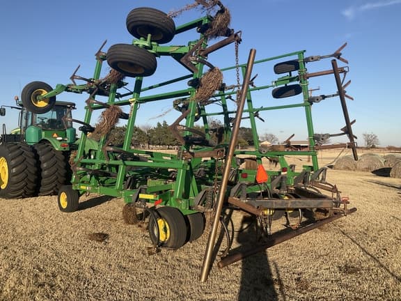 Image of John Deere 2410 equipment image 3