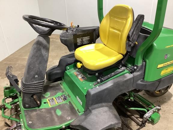 Image of John Deere 2500E equipment image 4