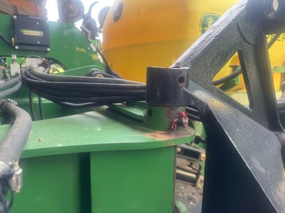 Image of John Deere 2510L equipment image 1