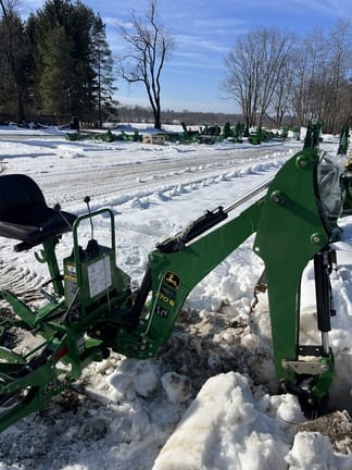2018 John Deere 270B Equipment Image0