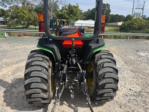Image of John Deere 3032E equipment image 3