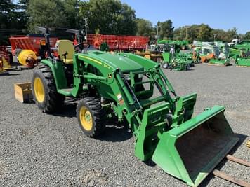 Main image John Deere 3033R