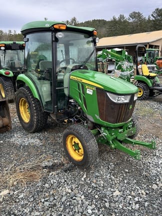 2018 John Deere 3033R Equipment Image0