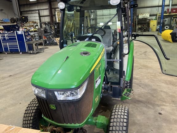 Image of John Deere 3039R equipment image 3