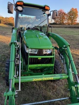 Image of John Deere 3046R equipment image 2