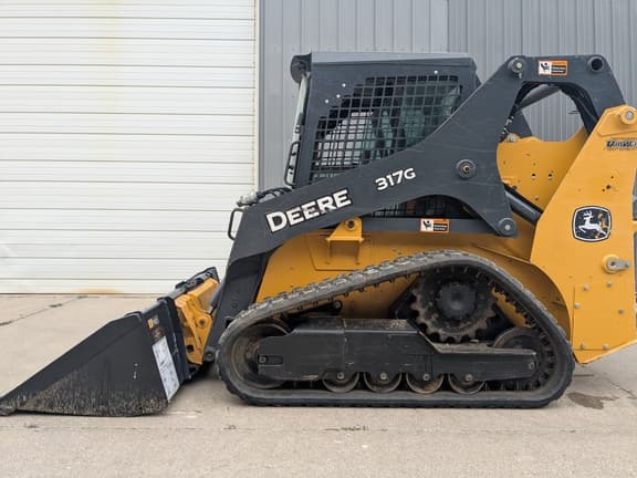 Image of John Deere 317G equipment image 2