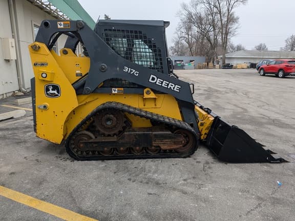 Image of John Deere 317G equipment image 2