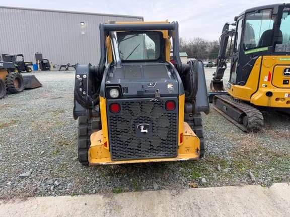 Image of John Deere 323E equipment image 4