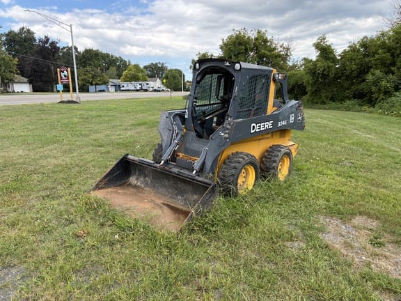 2018 John Deere 324E Equipment Image0