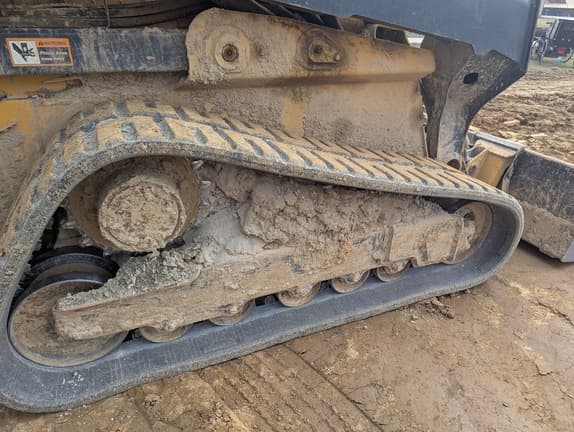 Image of John Deere 331G equipment image 3