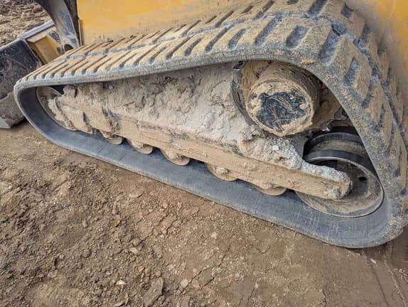 Image of John Deere 331G equipment image 4