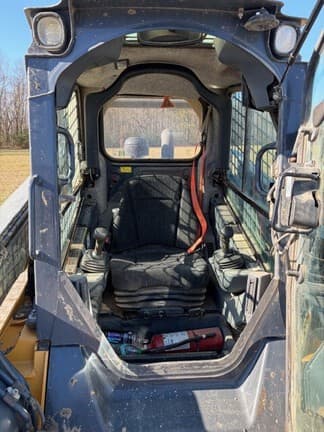 Image of John Deere 331G equipment image 4