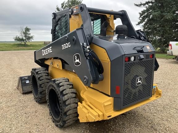 Image of John Deere 332G equipment image 2