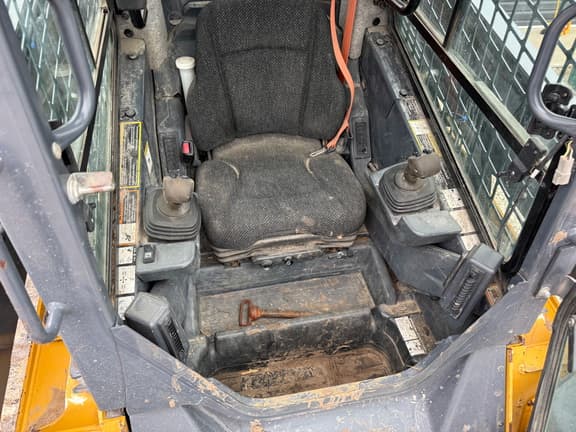 Image of John Deere 333G equipment image 4