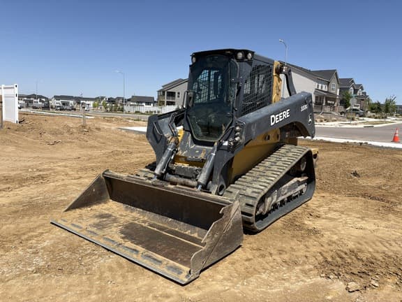 Image of John Deere 333G Primary image