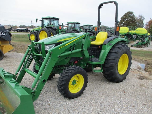 2018 John Deere 4044M Equipment Image0