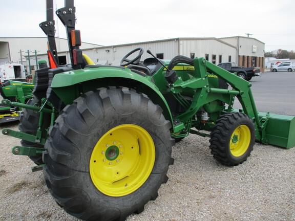 Image of John Deere 4044M equipment image 4