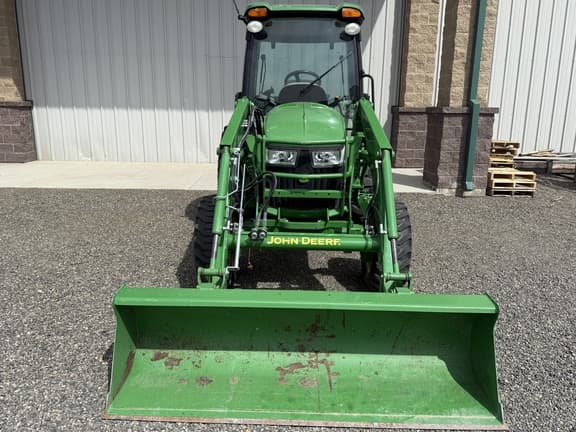 Image of John Deere 4052R equipment image 1