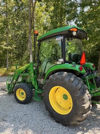 Image of John Deere 4052R equipment image 4