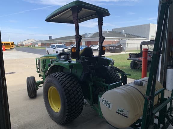 Image of John Deere 4066R equipment image 2