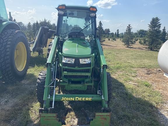 Image of John Deere 4066R equipment image 3