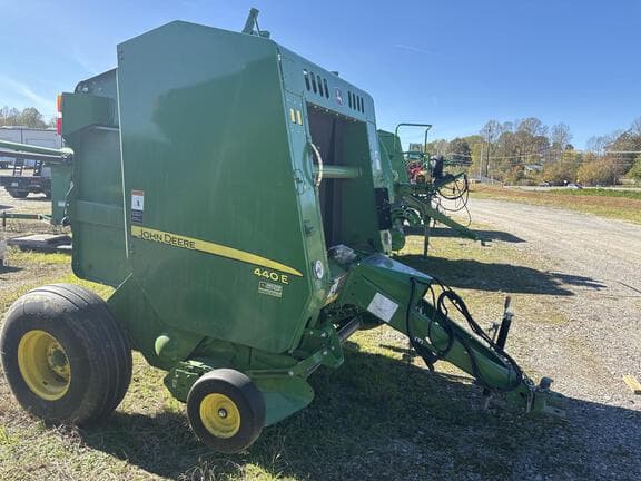 Image of John Deere 440E equipment image 4
