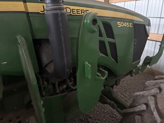 Image of John Deere 5045E equipment image 3