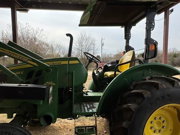 Image of John Deere 5045E equipment image 3