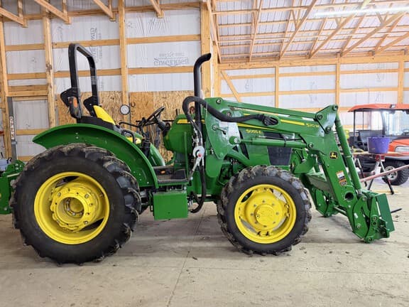 Image of John Deere 5055E equipment image 4
