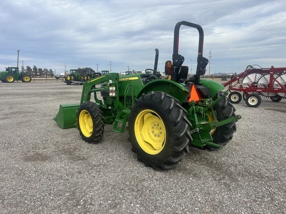 Image of John Deere 5055E equipment image 2