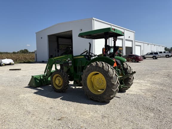 Image of John Deere 5065E equipment image 4
