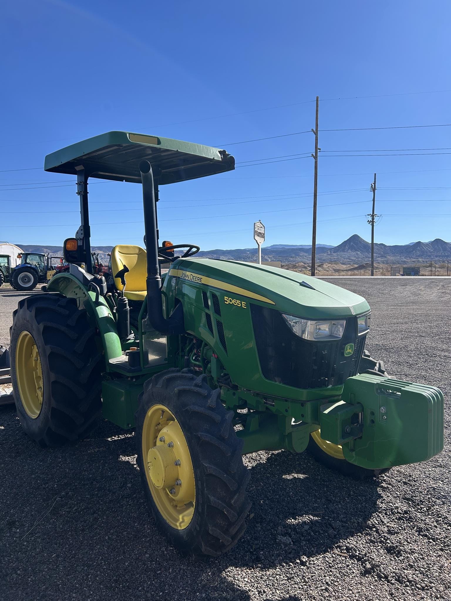2018 John Deere 5065E Equipment Image0