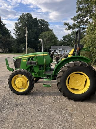 Image of John Deere 5065E equipment image 3