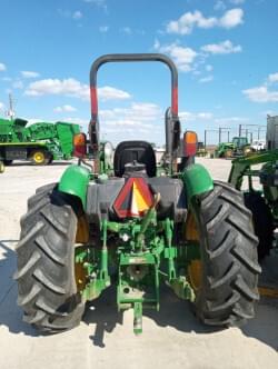 Image of John Deere 5065E equipment image 3